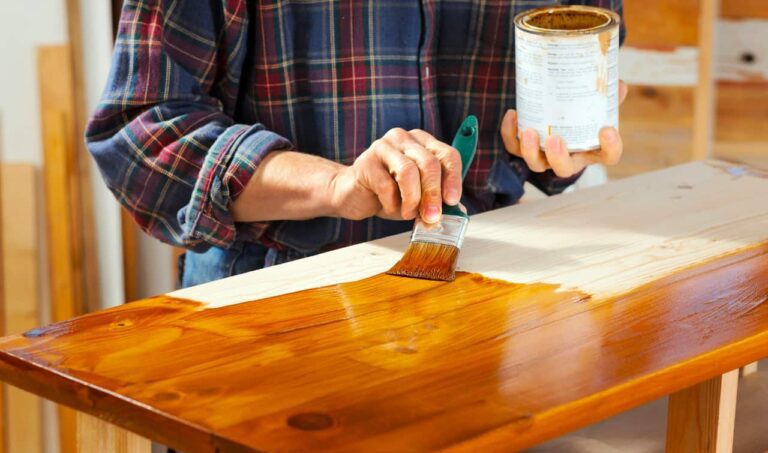 Cómo aplicar barniz para concreto correctamente 2 aplicar barniz